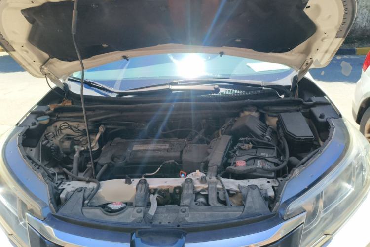 Used Honda CR-V 2015 2.4L two-wheel drive luxury version Engine Bay