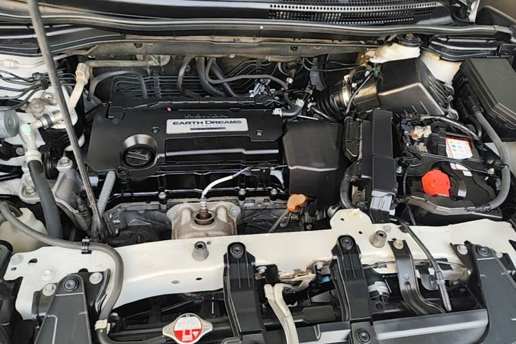 Used Honda CR-V 2015 2.4L two-wheel drive luxury version Engine Bay