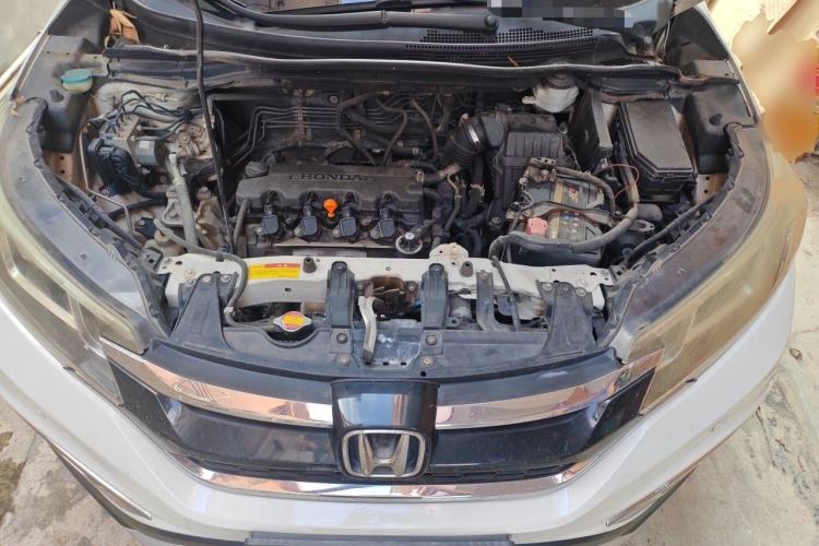 Used Honda CR-V 2015 2.0L two-wheel drive Fashion Edition Engine Bay