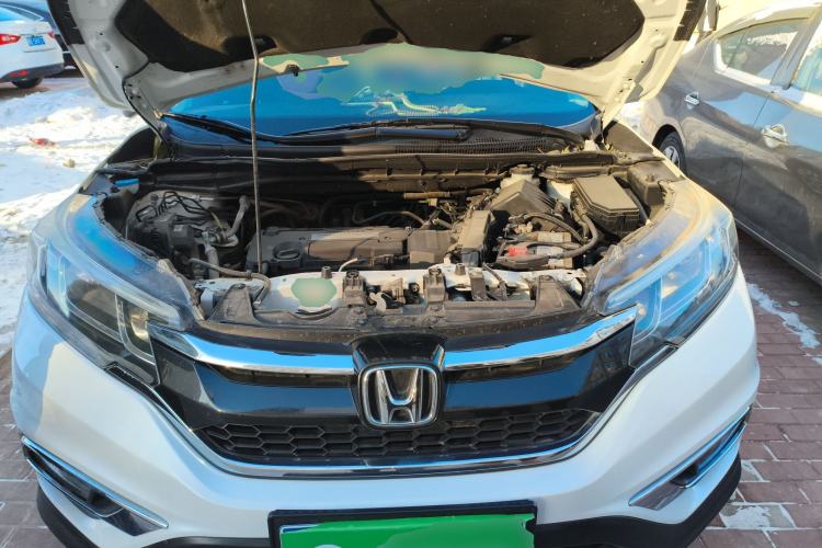 Used Honda CR-V 2015 2.4L four-wheel drive luxury version Engine Bay