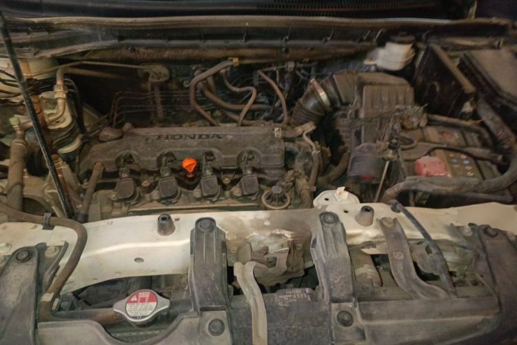 Used Honda CR-V 2015 2.0L two-wheel drive Fashion Edition Engine Bay