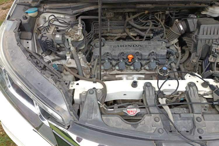 Used Honda CR-V 2015 2.0L two-wheel drive Fashion Edition Engine Bay Right