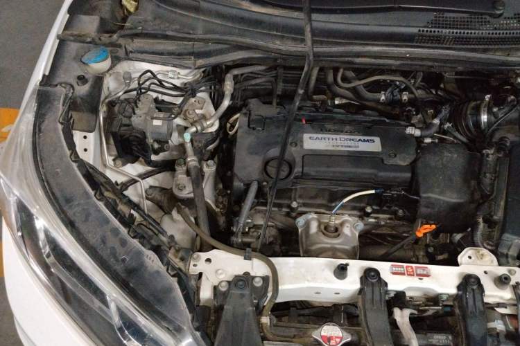 Used Honda CR-V 2015 2.4L two-wheel drive luxury version Engine Bay Right