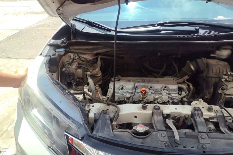 Used Honda CR-V 2015 2.0L two-wheel drive Fashion Edition Engine Bay Right