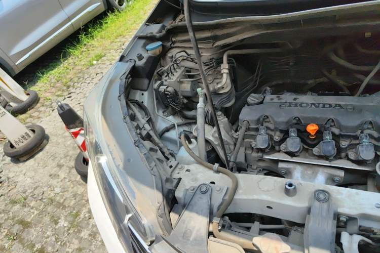 Used Honda CR-V 2015 2.0L two-wheel drive Fashion Edition Engine Bay Right