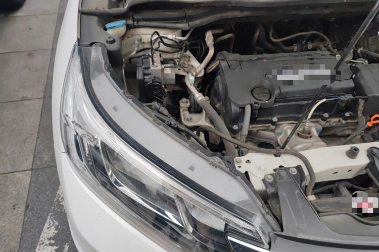 Used Honda CR-V 2015 2.4L four-wheel drive luxury version Engine Bay Right