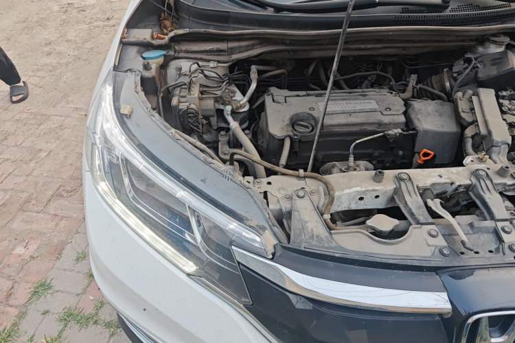 Used Honda CR-V 2015 2.4L two-wheel drive luxury version Engine Bay Right