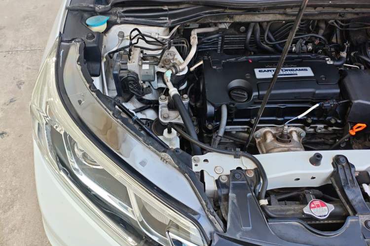 Used Honda CR-V 2015 2.4L two-wheel drive luxury version Engine Bay Right