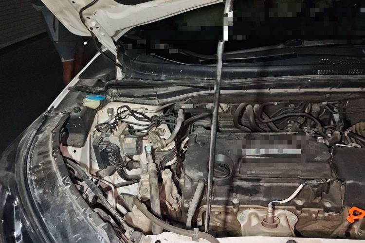 Used Honda CR-V 2015 2.4L two-wheel drive luxury version Engine Bay Right