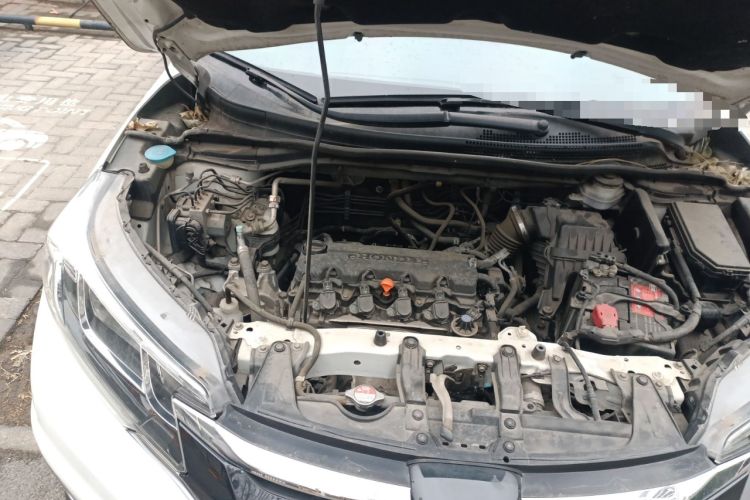 Used Honda CR-V 2015 2.0L two-wheel drive urban version Engine Bay Right