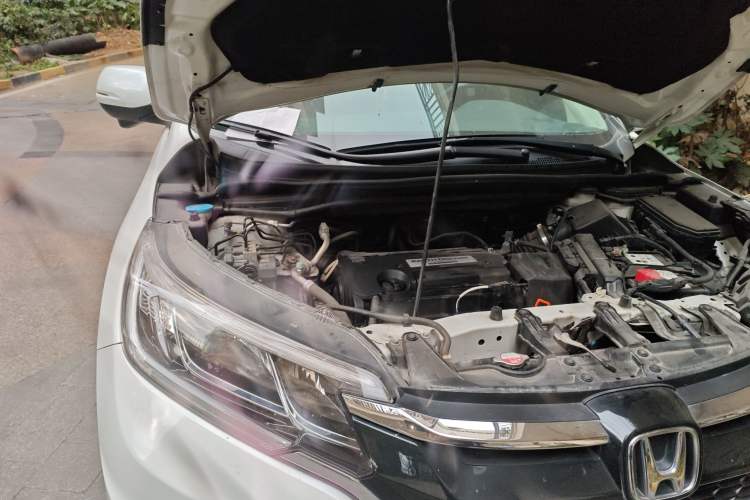 Used Honda CR-V 2015 2.4L two-wheel drive luxury version Engine Bay Right