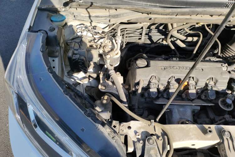 Used Honda CR-V 2015 2.0L two-wheel drive Fashion Edition Engine Bay Right