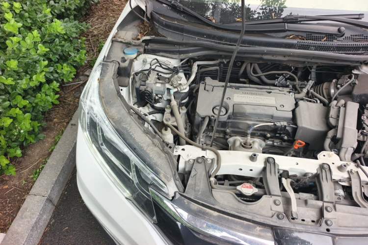 Used Honda CR-V 2015 2.4L two-wheel drive luxury version Engine Bay Right