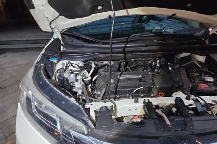Used Honda CR-V 2015 2.4L two-wheel drive luxury version Engine Bay Right