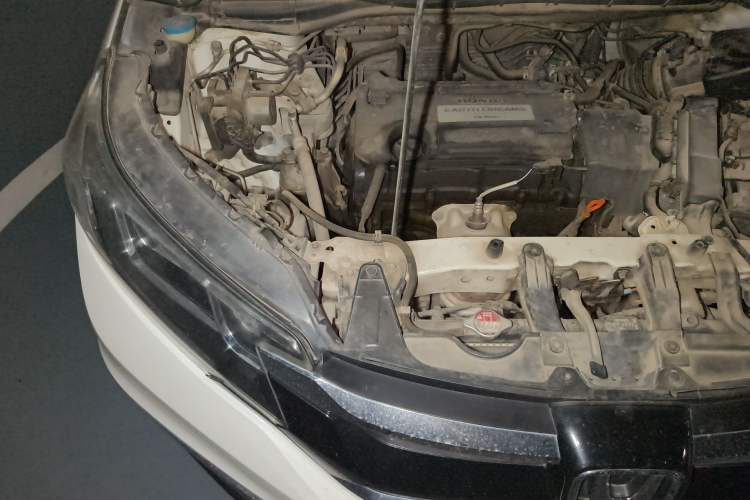 Used Honda CR-V 2015 2.4L four-wheel drive luxury version Engine Bay Right