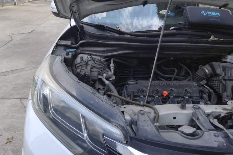 Used Honda CR-V 2015 2.0L two-wheel drive urban version Engine Bay Right