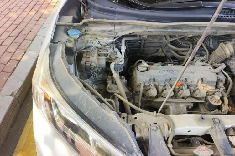 Used Honda CR-V 2015 2.0L two-wheel drive Fashion Edition Engine Bay Right