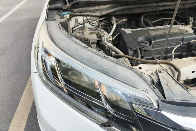 Used Honda CR-V 2015 2.4L two-wheel drive luxury version Engine Bay Right
