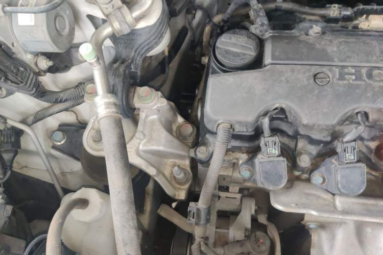Used Honda CR-V 2015 2.0L two-wheel drive Fashion Edition Engine Bay Right