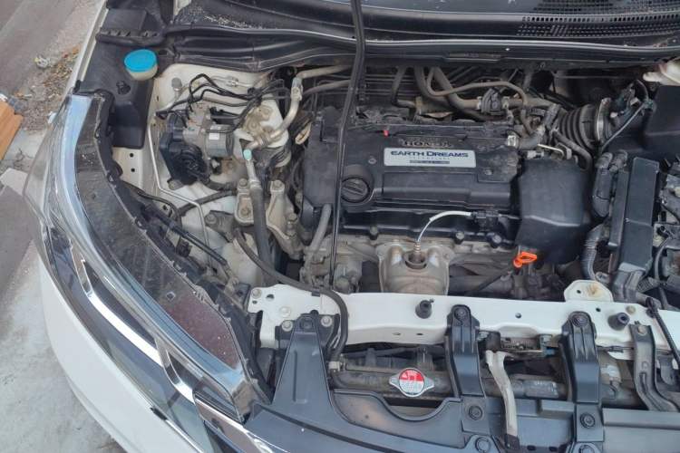 Used Honda CR-V 2015 2.4L two-wheel drive luxury version Engine Bay Right
