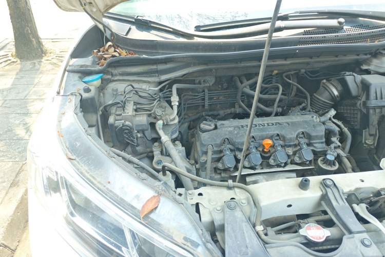 Used Honda CR-V 2015 2.0L two-wheel drive Fashion Edition Engine Bay Right