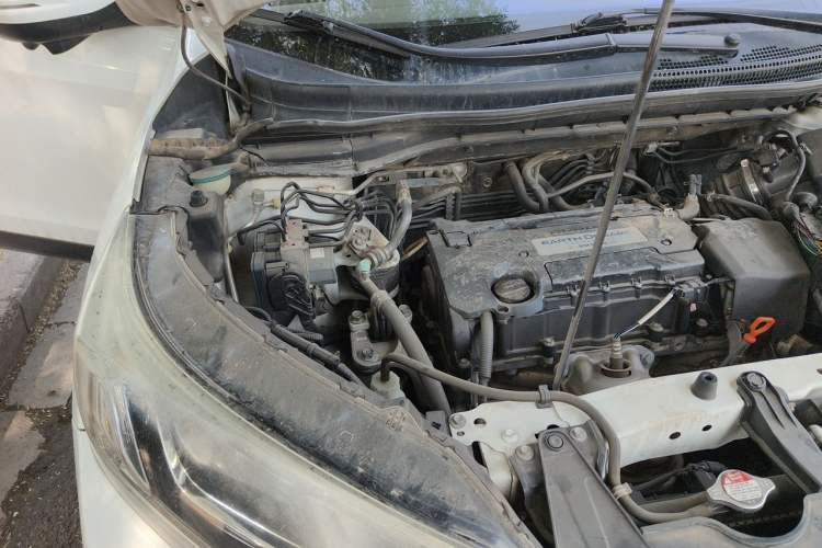 Used Honda CR-V 2015 2.4L four-wheel drive luxury version Engine Bay Right