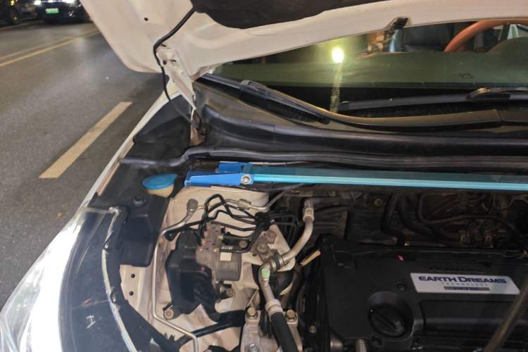 Used Honda CR-V 2015 2.4L two-wheel drive luxury version Engine Bay Right