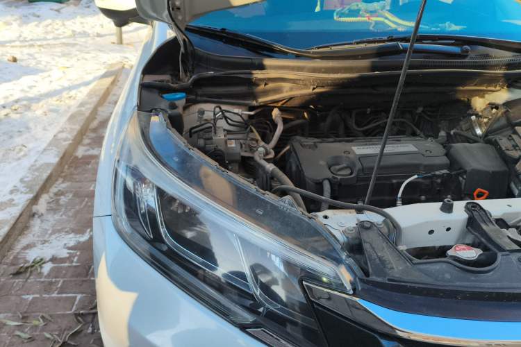 Used Honda CR-V 2015 2.4L four-wheel drive luxury version Engine Bay Right