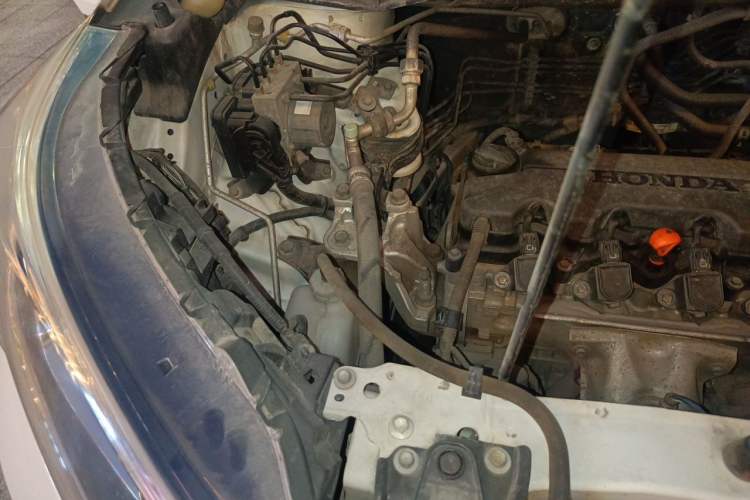 Used Honda CR-V 2015 2.0L two-wheel drive Fashion Edition Engine Bay Right