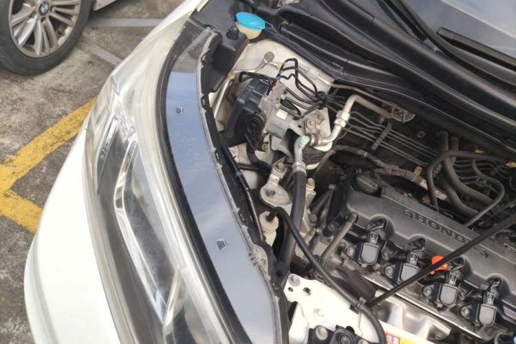 Used Honda CR-V 2015 2.0L two-wheel drive Fashion Edition Engine Bay Right