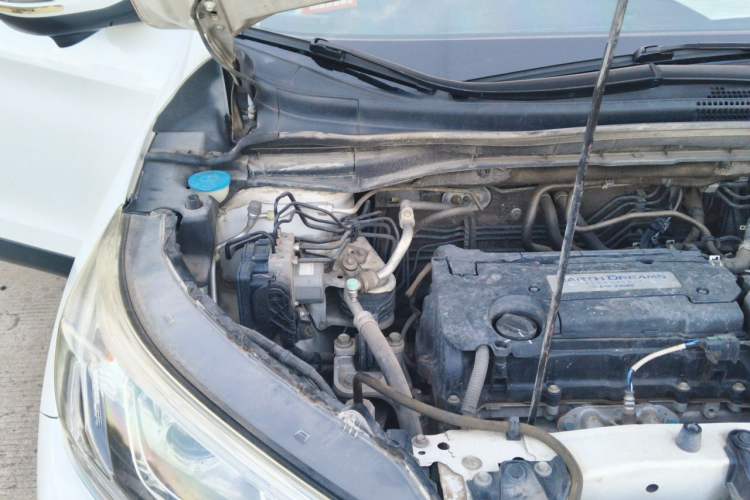 Used Honda CR-V 2015 2.4L two-wheel drive luxury version Engine Bay Right