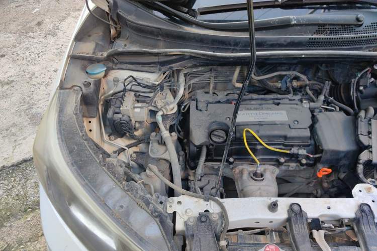 Used Honda CR-V 2015 2.4L four-wheel drive luxury version Engine Bay Right