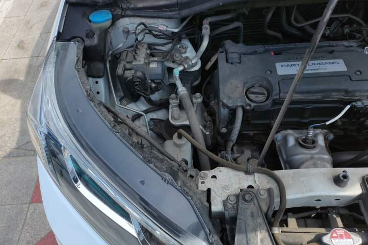 Used Honda CR-V 2015 2.4L two-wheel drive luxury version Engine Bay Right