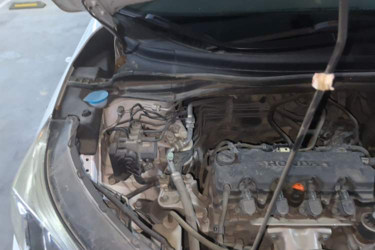 Used Honda CR-V 2015 2.0L Four-Wheel Drive Fashion Edition Engine Bay Right