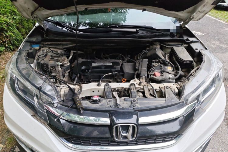 Used Honda CR-V 2015 2.4L two-wheel drive luxury version Engine Bay