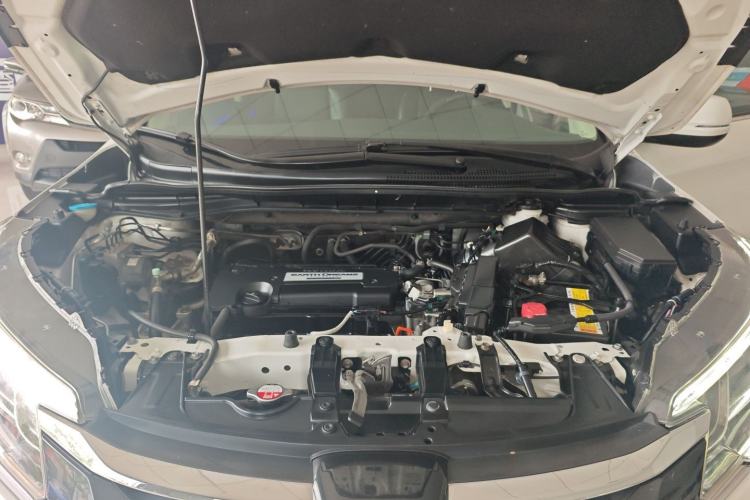 Used Honda CR-V 2015 2.4L two-wheel drive luxury version Engine Bay