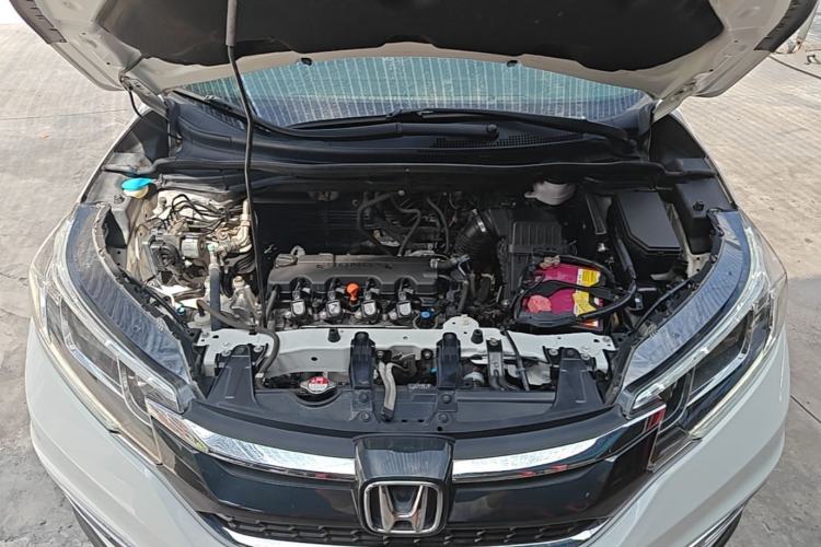 Used Honda CR-V 2015 2.0L two-wheel drive Fashion Edition Engine Bay