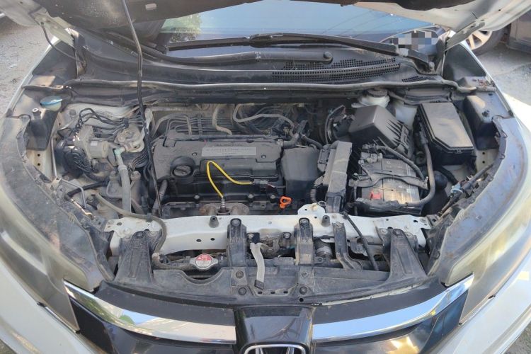 Used Honda CR-V 2015 2.4L four-wheel drive luxury version Engine Bay