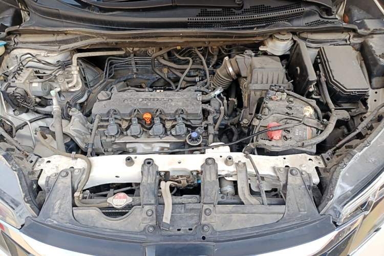 Used Honda CR-V 2015 2.0L two-wheel drive Fashion Edition Engine Bay