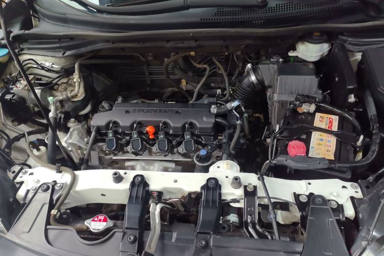 Used Honda CR-V 2015 2.0L two-wheel drive Fashion Edition Engine Bay