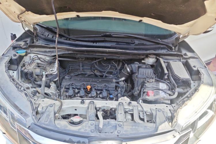 Used Honda CR-V 2015 2.0L two-wheel drive Fashion Edition Engine Bay