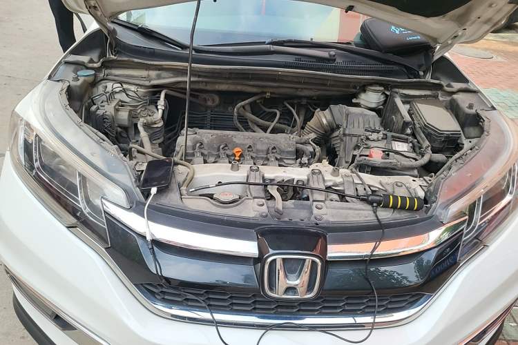 Used Honda CR-V 2015 2.0L two-wheel drive Fashion Edition Engine Bay