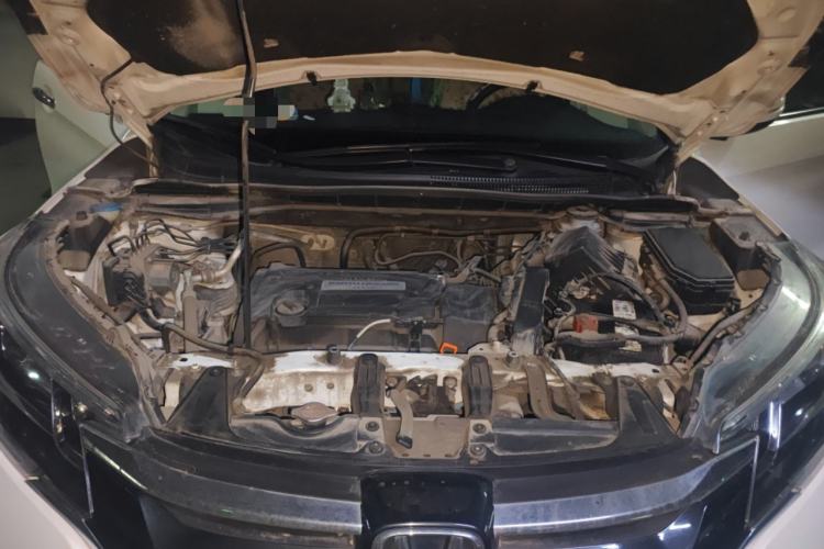 Used Honda CR-V 2015 2.4L two-wheel drive luxury version Engine Bay