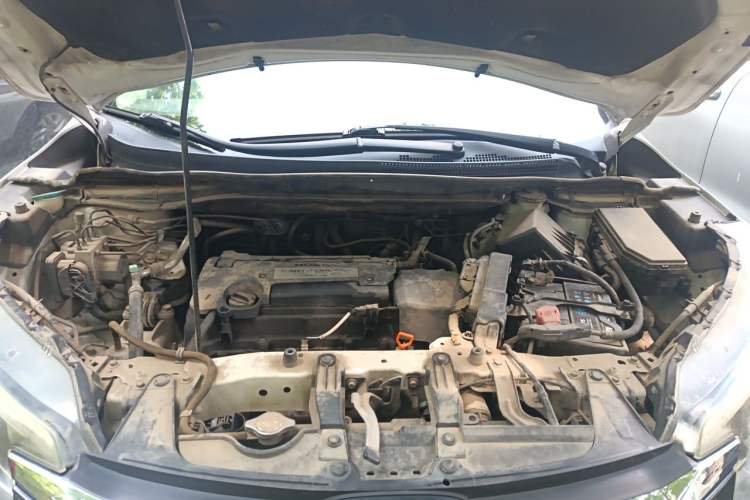 Used Honda CR-V 2015 2.4L four-wheel drive luxury version Engine Bay