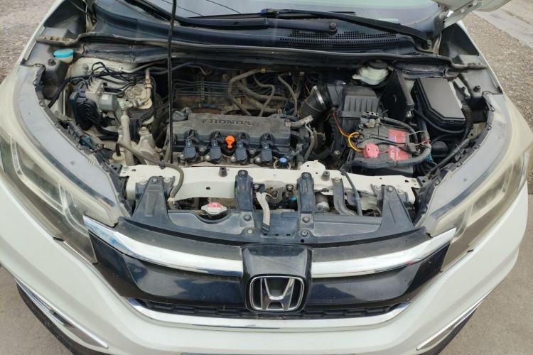 Used Honda CR-V 2015 2.0L two-wheel drive Fashion Edition Engine Bay