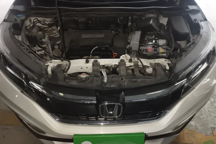 Used Honda CR-V 2015 2.4L four-wheel drive luxury version Engine Bay