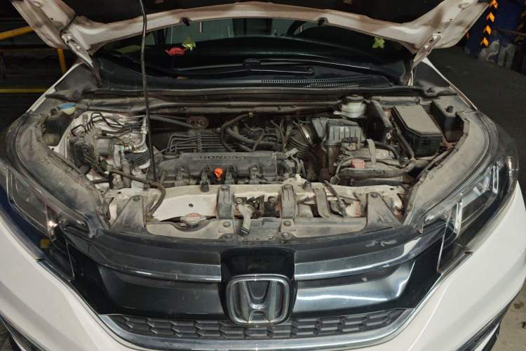 Used Honda CR-V 2015 2.0L two-wheel drive Fashion Edition Engine Bay