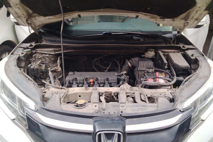 Used Honda CR-V 2015 2.0L two-wheel drive Fashion Edition Engine Bay