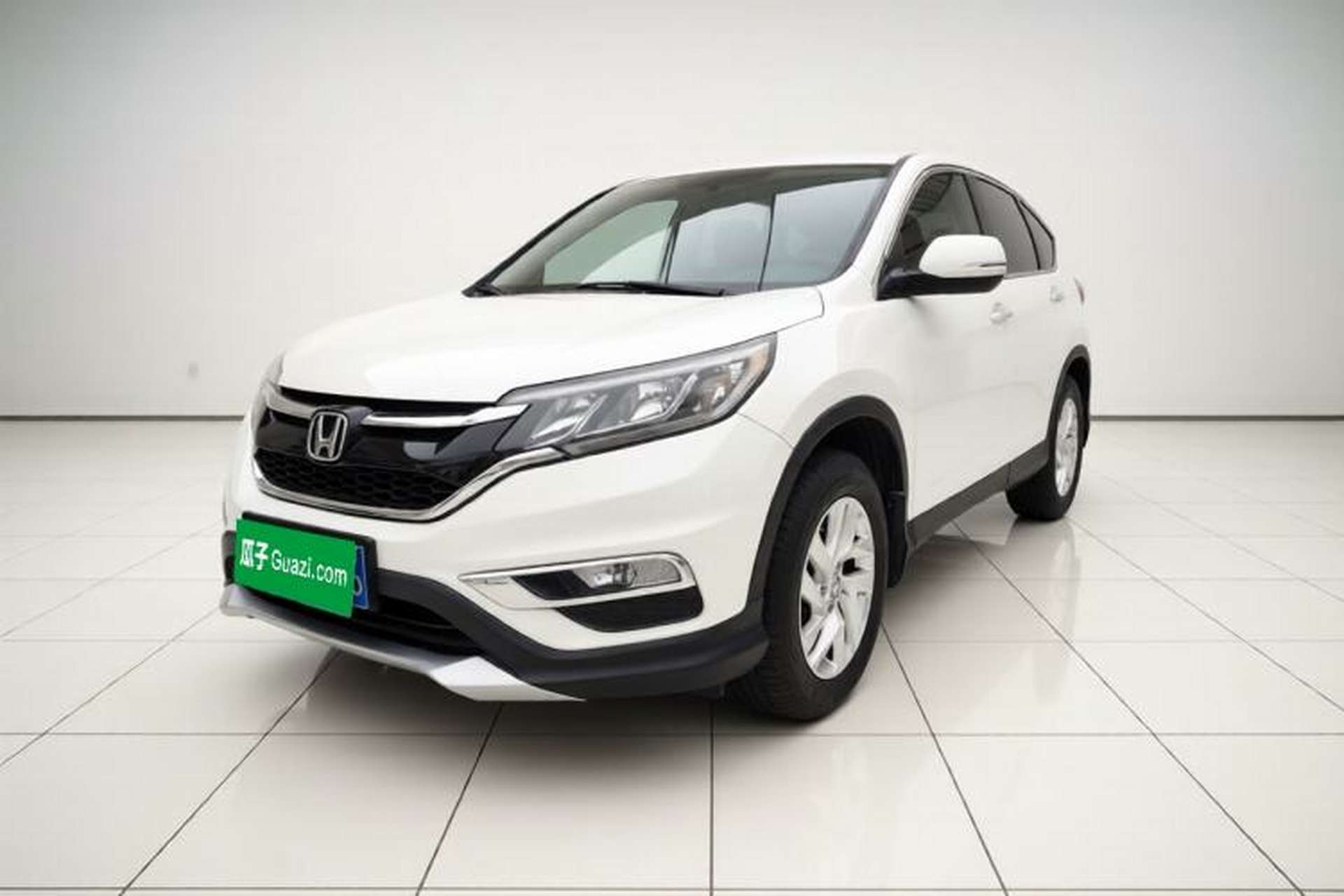 Used Honda CR-V 2015 2.4L two-wheel drive luxury version Front Left 45 Deg