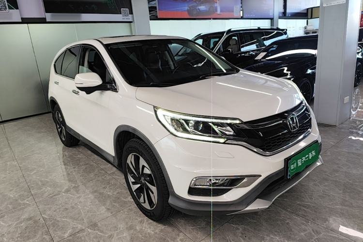 Used Honda CR-V 2015 2.4L Four-Wheel Drive Prestige Edition Front Right 45 Deg